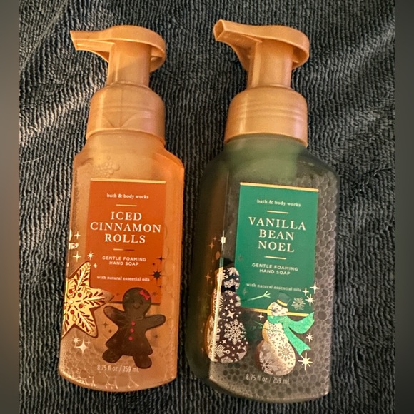 Bath & Body Works Bath Iced Cinnamon Rolls And Vanilla Bean Noel
